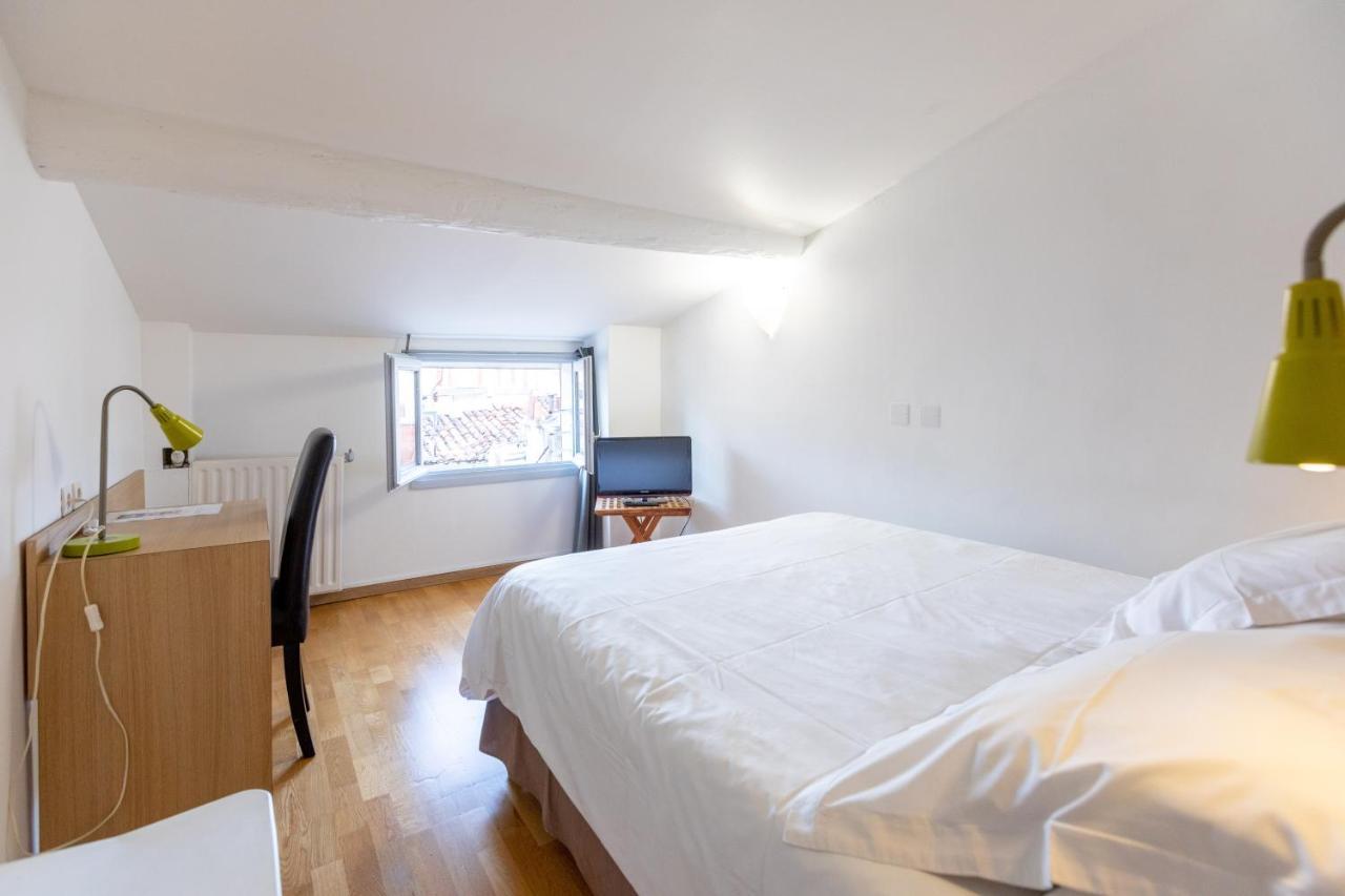 Edmond Rostand Hotel