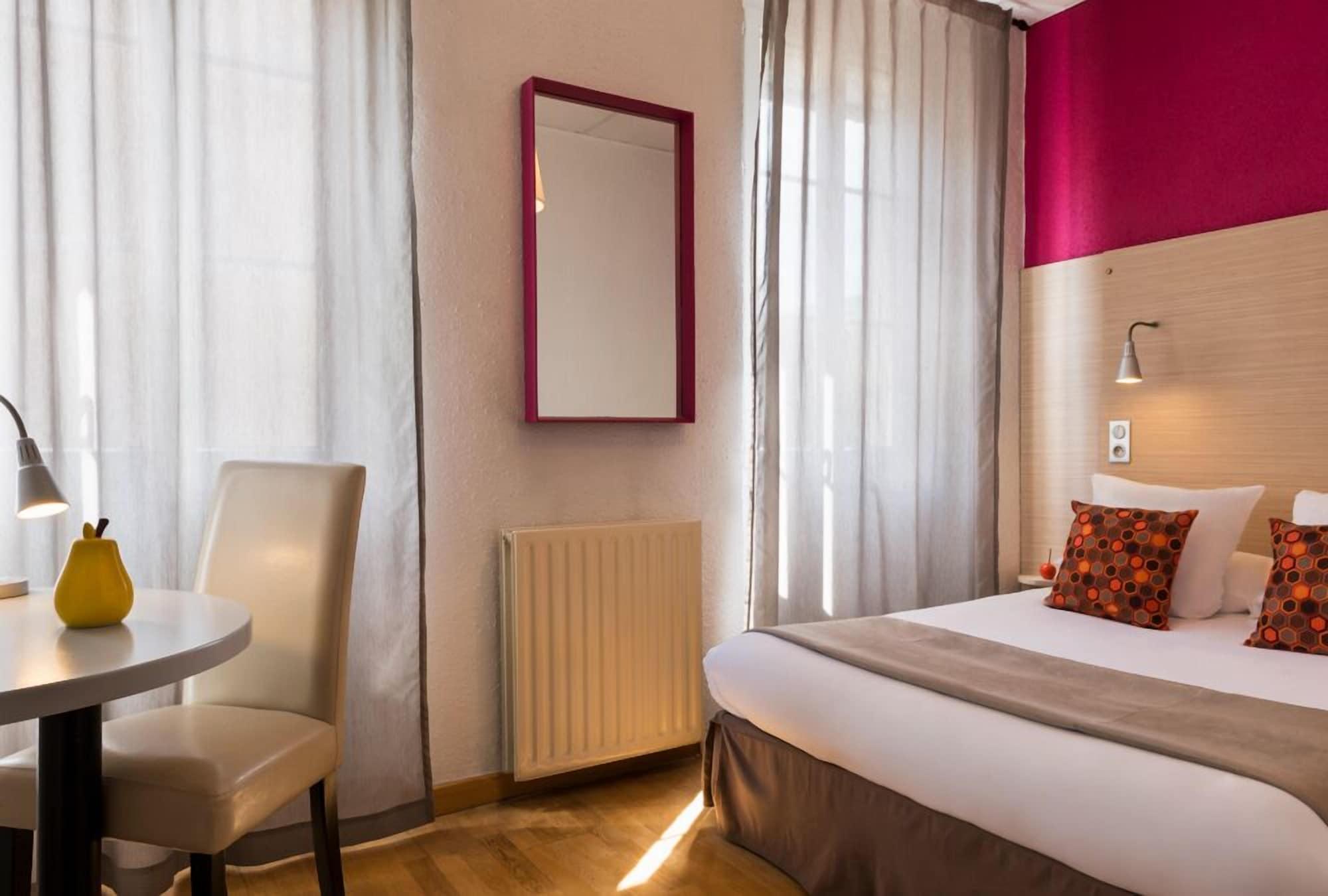 Hotel Edmond Rostand 3*